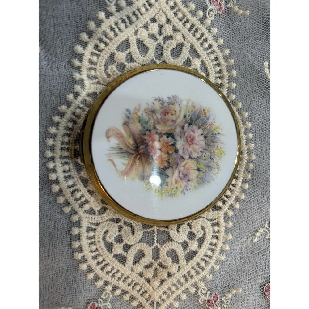 Vintage Stratton Powder Compact Mirror Floral Bouquet Gold Tone Made in England